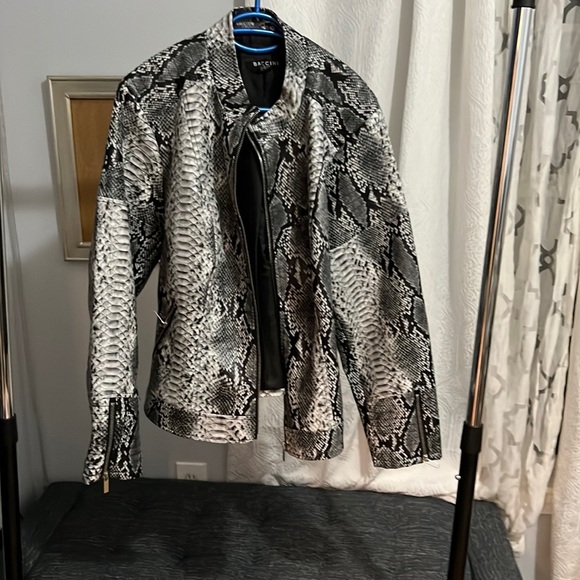 Jacket - Picture 1 of 6